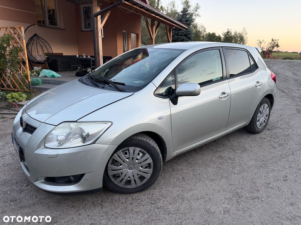 Toyota Auris - 2