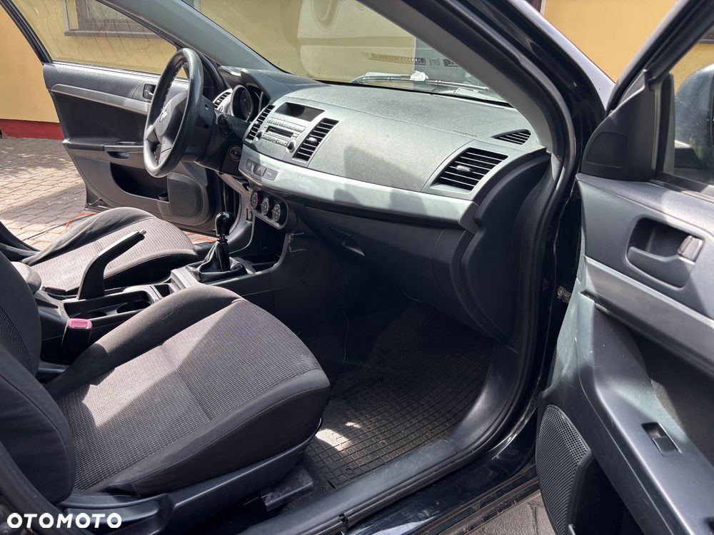 Mitsubishi Lancer 1.6 Inform - 3