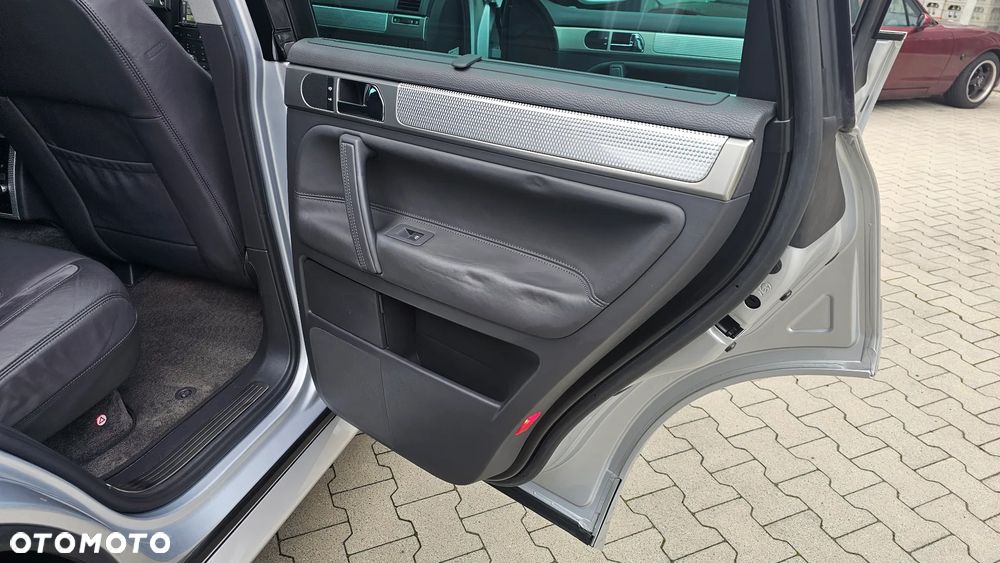 Volkswagen Touareg 6.0 W12 Automatik Sport - 18