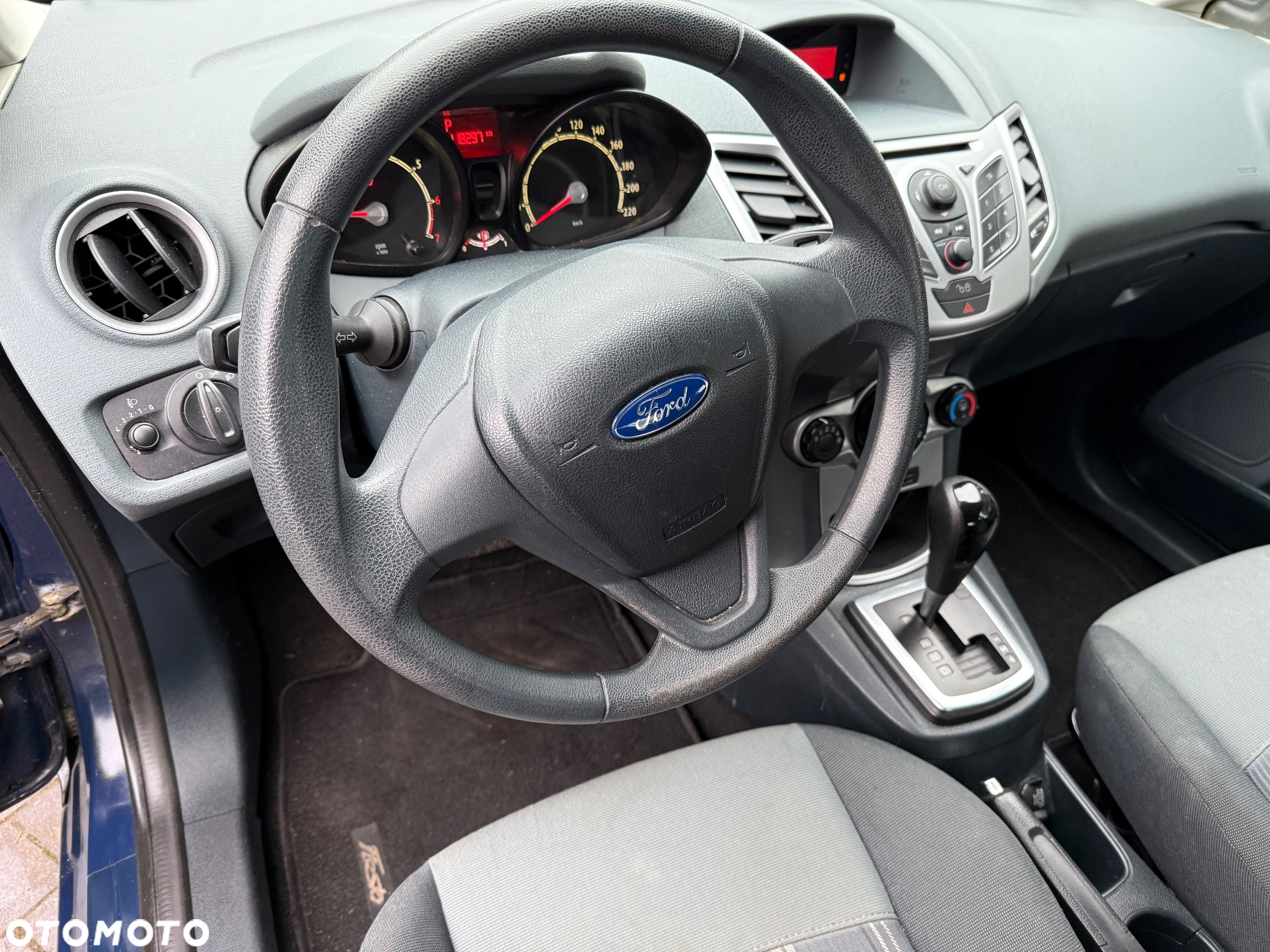 Ford Fiesta 1.4 Autom Champions Edition - 16