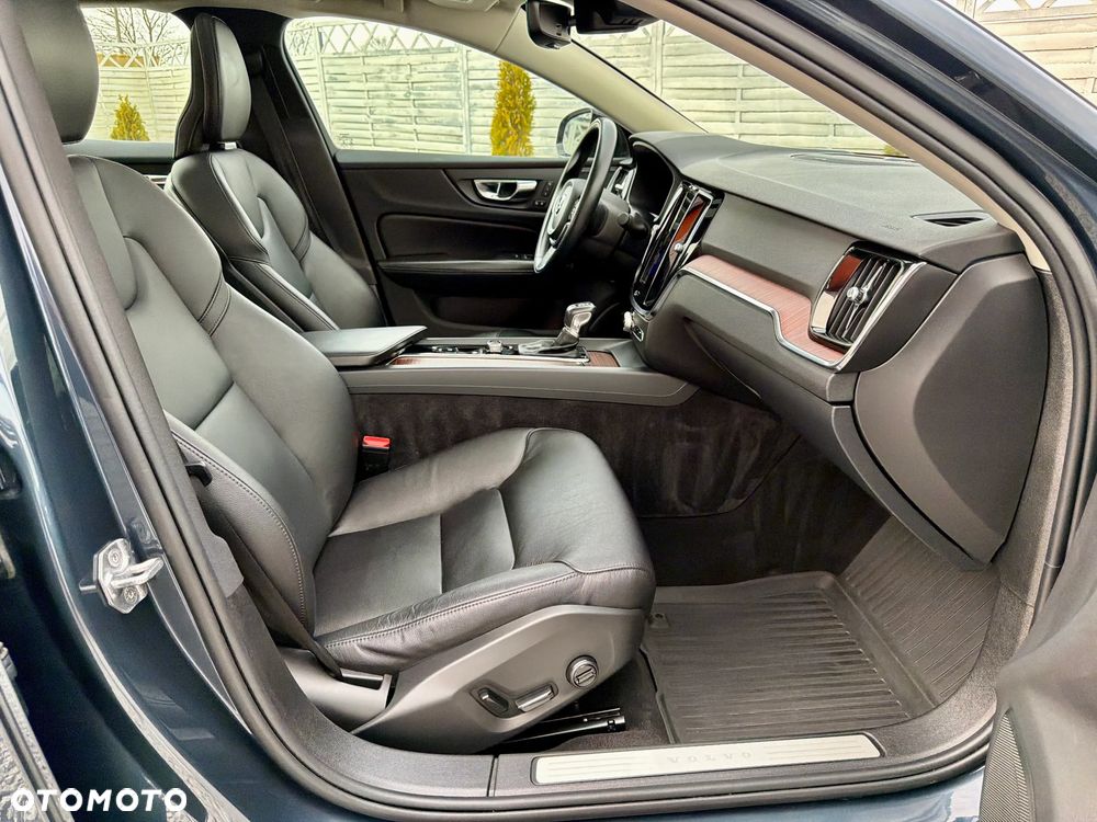 Volvo S60 B5 B AWD Ultimate Dark - 5