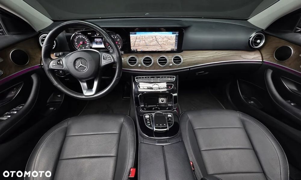 Mercedes-Benz Klasa E 300 9G-TRONIC Exclusive - 7