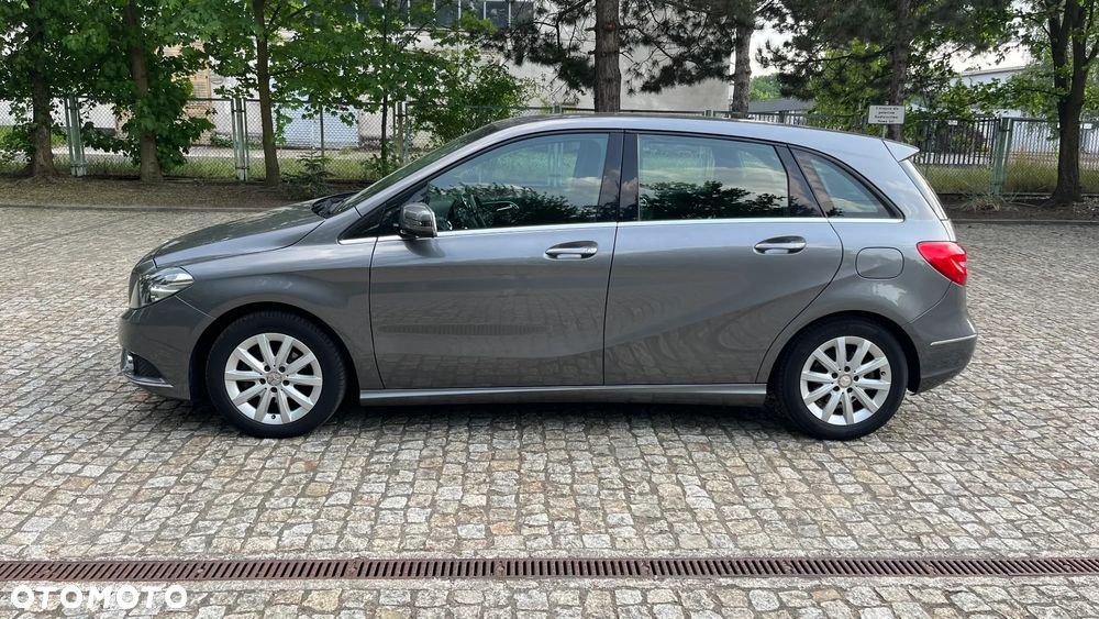 Mercedes-Benz Klasa B 180 (BlueEFFICIENCY) - 2