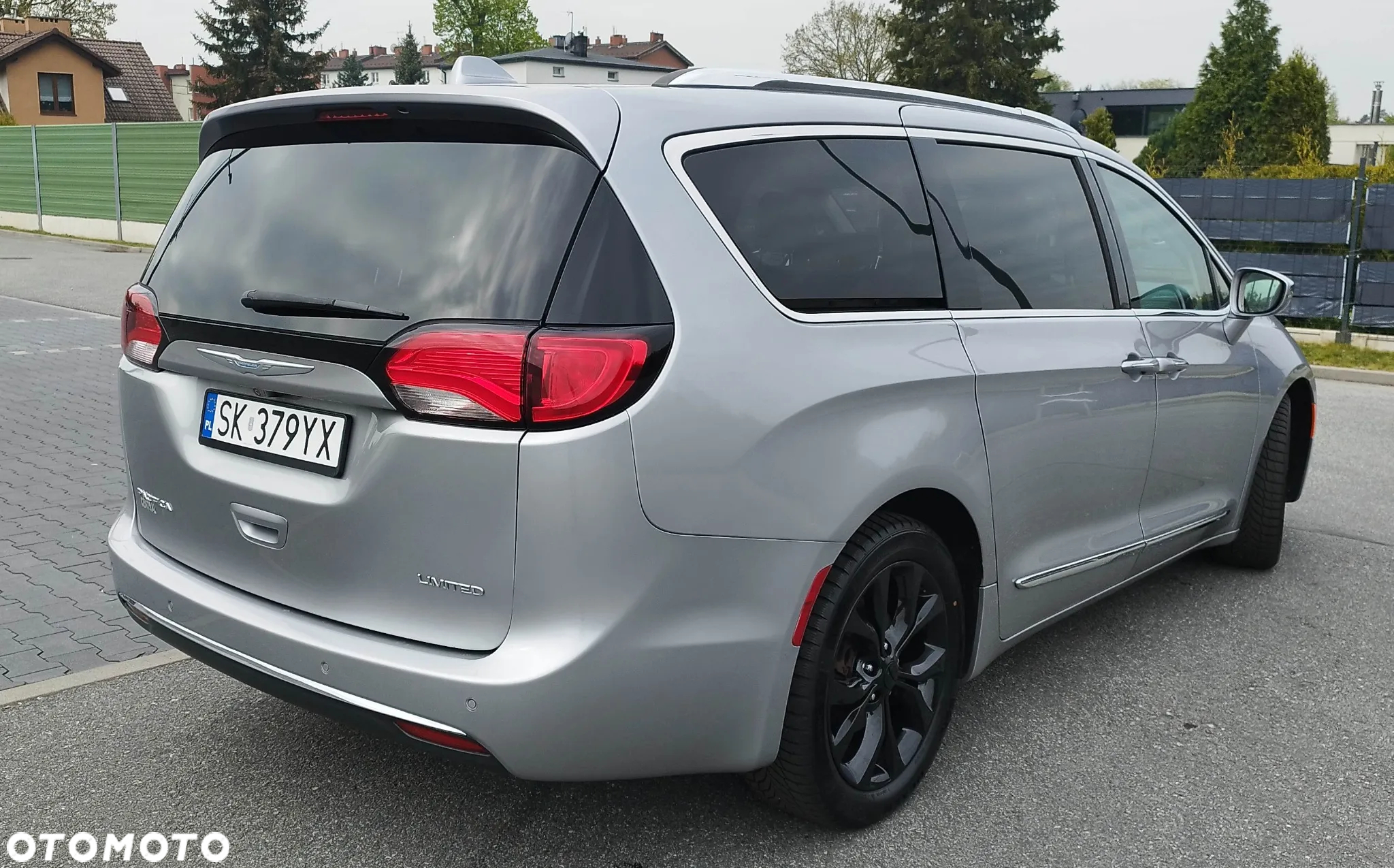 Chrysler Pacifica - 4
