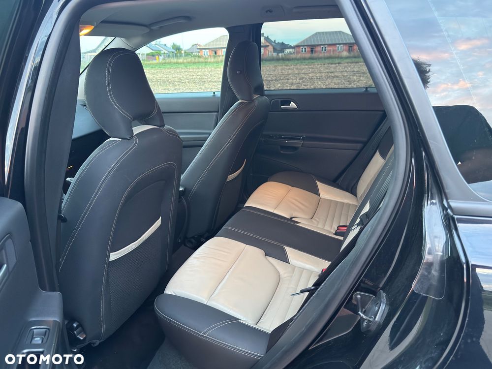 Volvo V50 D3 R-Design - 13