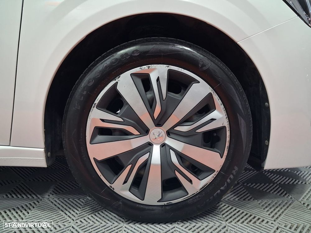 Peugeot 208 1.2 PureTech Active - 10