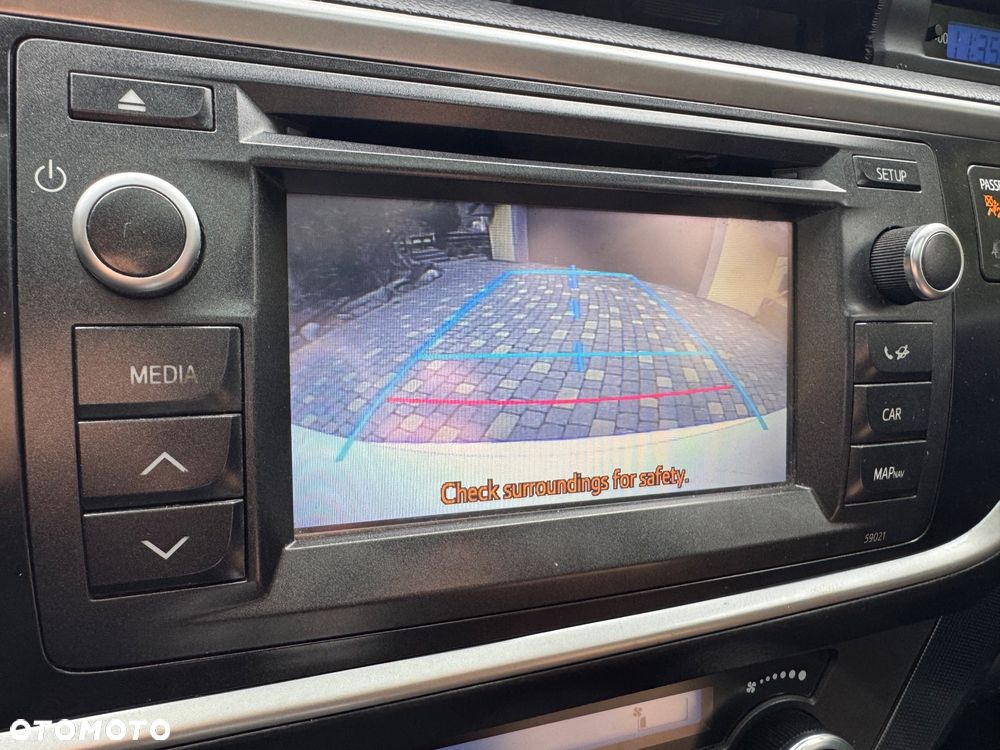 Toyota Auris 2.0 D-4D Prestige - 17