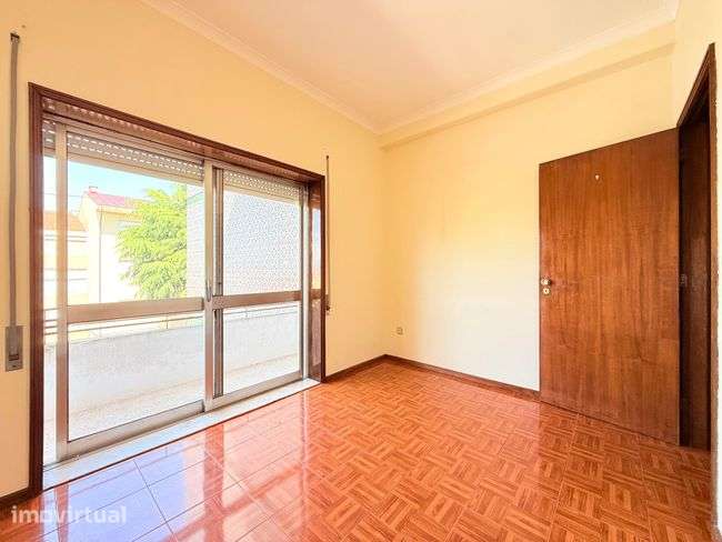 Apartamento T3 com Varanda e Garagem - Centro de Ermesinde: - Grande imagem: 4/10