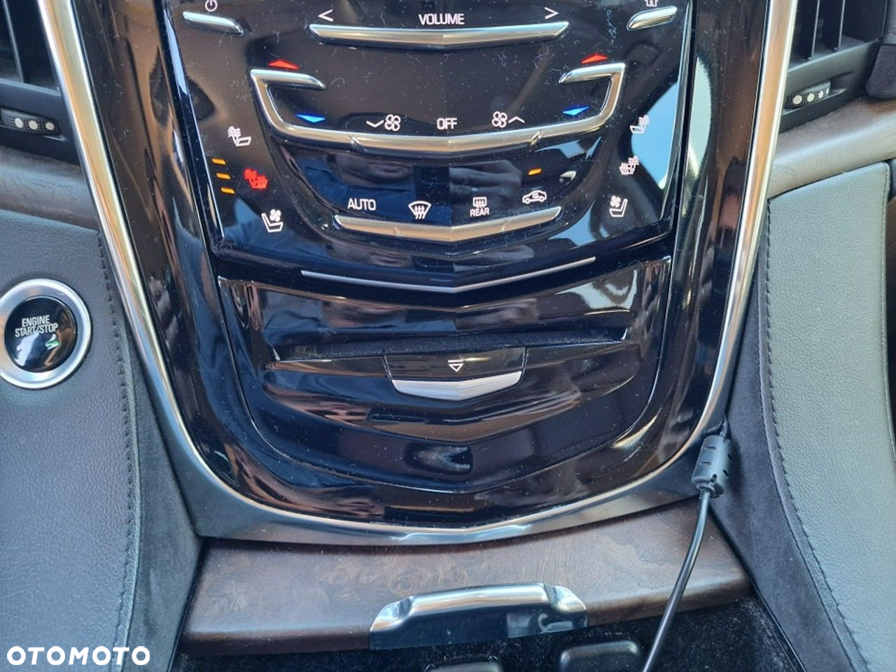 Cadillac Escalade - 22