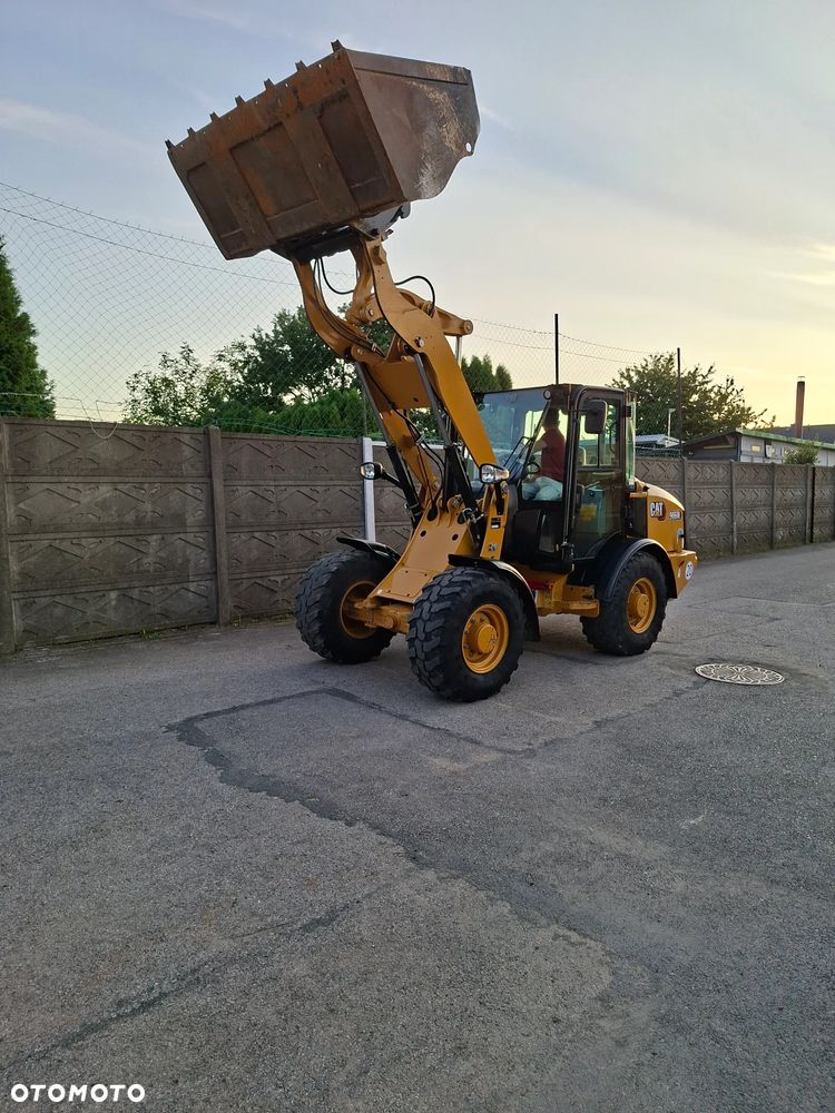 Caterpillar CAT 906 M - 13