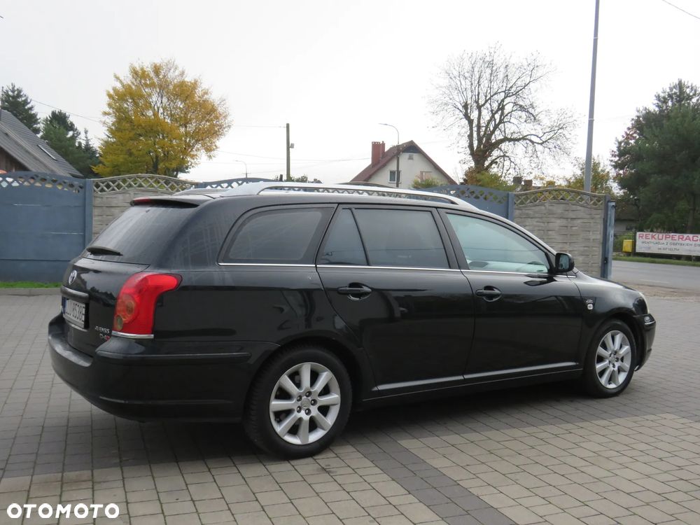 Toyota Avensis 2.0 D-4D Combi - 14