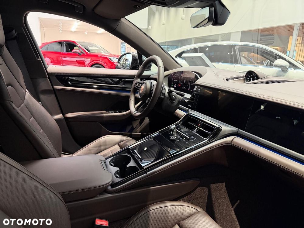 Porsche Panamera - 16