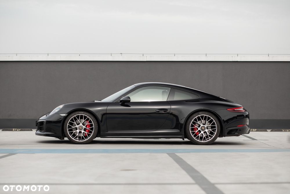 Porsche 911 Carrera GTS PDK - 11