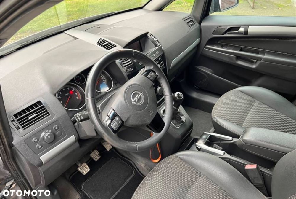 Opel Zafira 1.8 Cosmo EU5 - 13