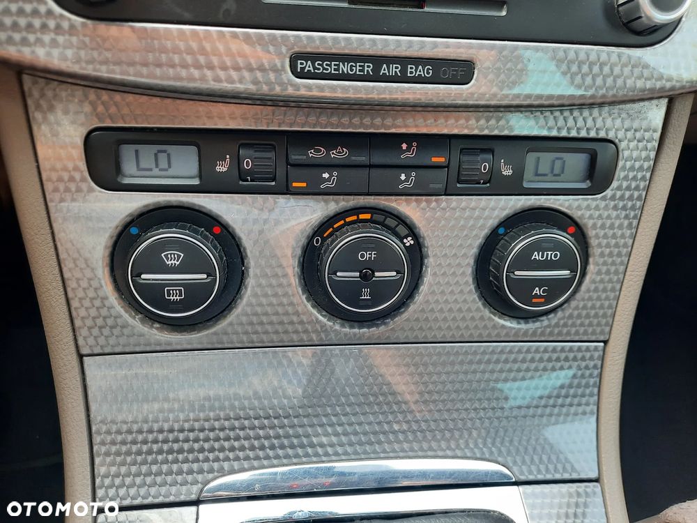 Volkswagen Passat 2.0 TDI DPF Highline - 30