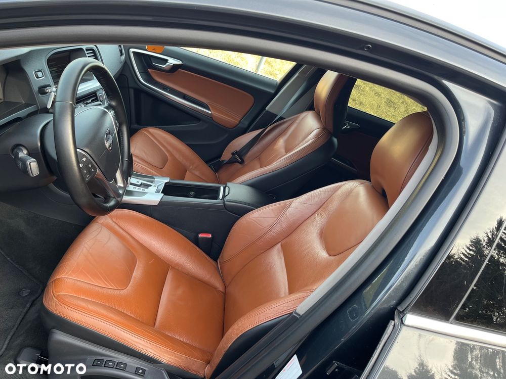Volvo V60 D3 Geartronic Summum - 14