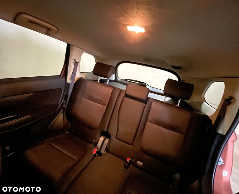 Mitsubishi Outlander - 14