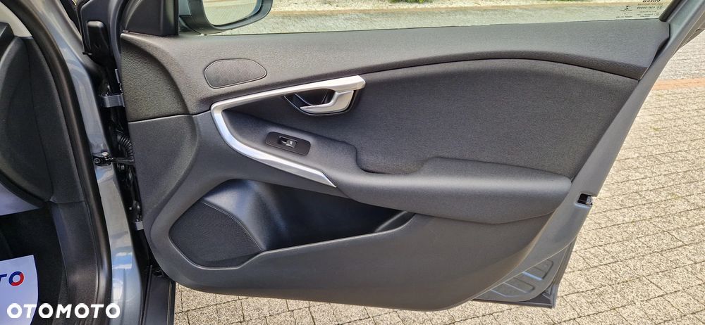 Volvo V40 - 16