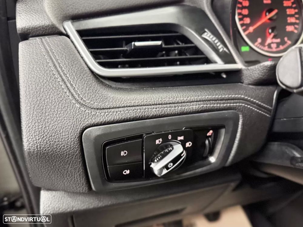 BMW 218 Active Tourer d Line Luxury - 39