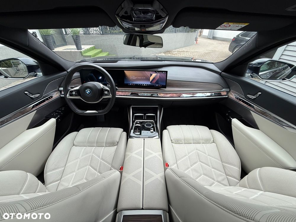 BMW Seria 7 - 24