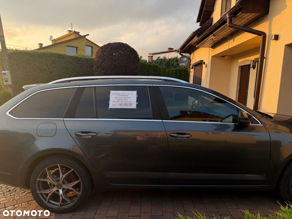 Skoda Octavia 2.0 TDI RS DSG - 5