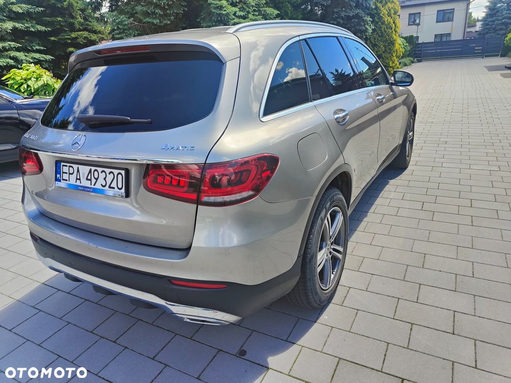 Mercedes-Benz GLC 300 4Matic 9G-TRONIC AMG Line - 14
