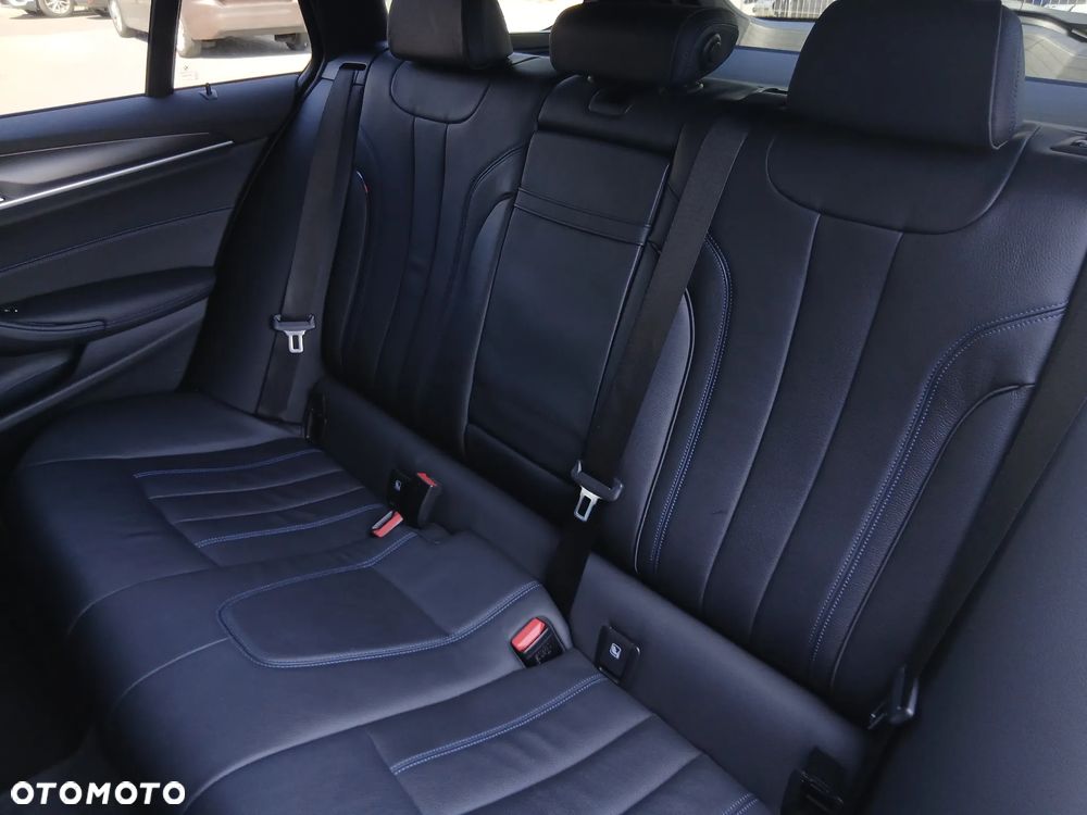 BMW Seria 5 530d xDrive mHEV M Sport sport - 31