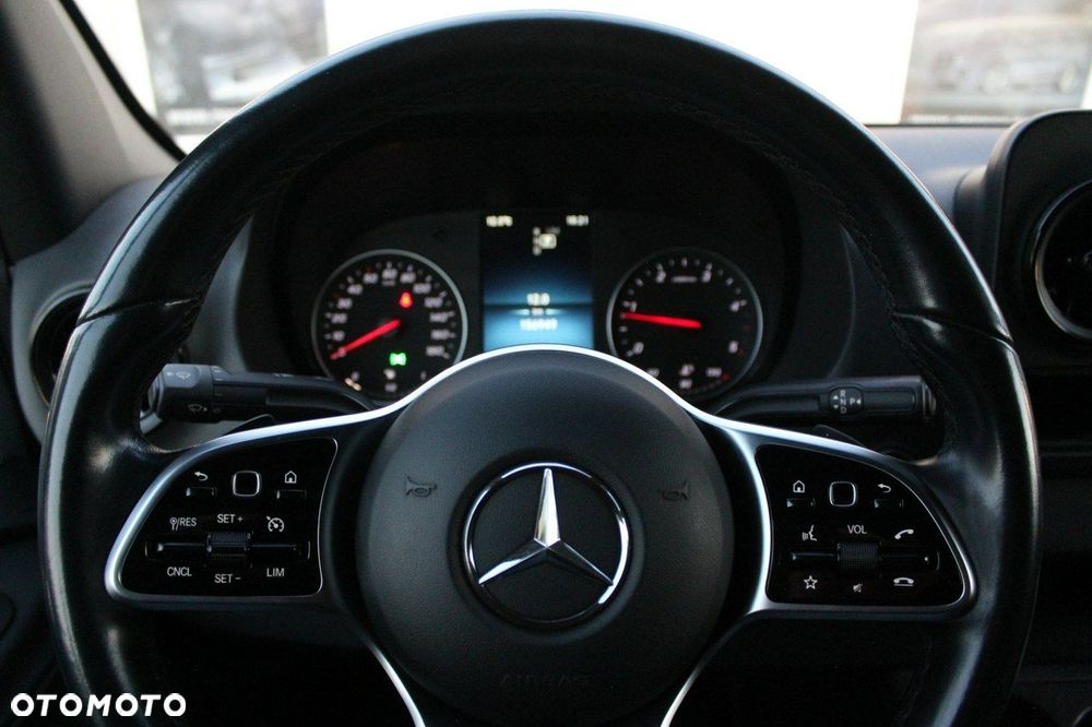 Mercedes-Benz Sprinter - 14