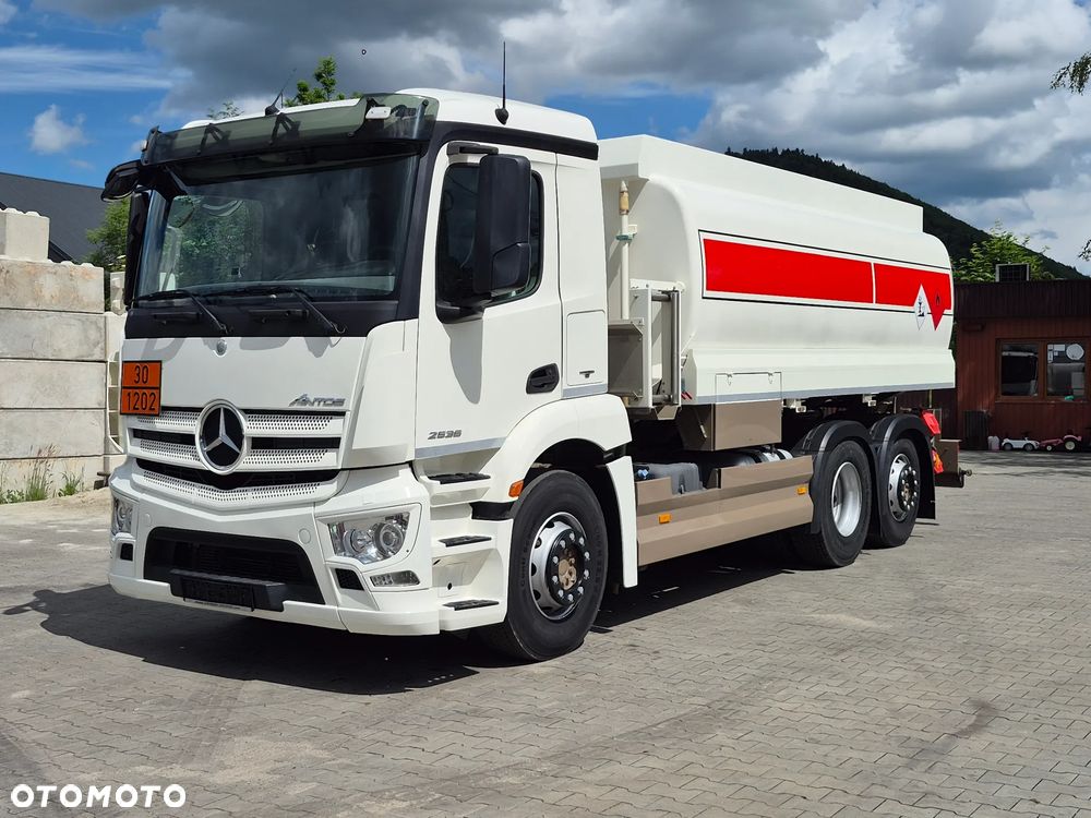 Mercedes-Benz AUTOCYSTERNA ANTOS - 4
