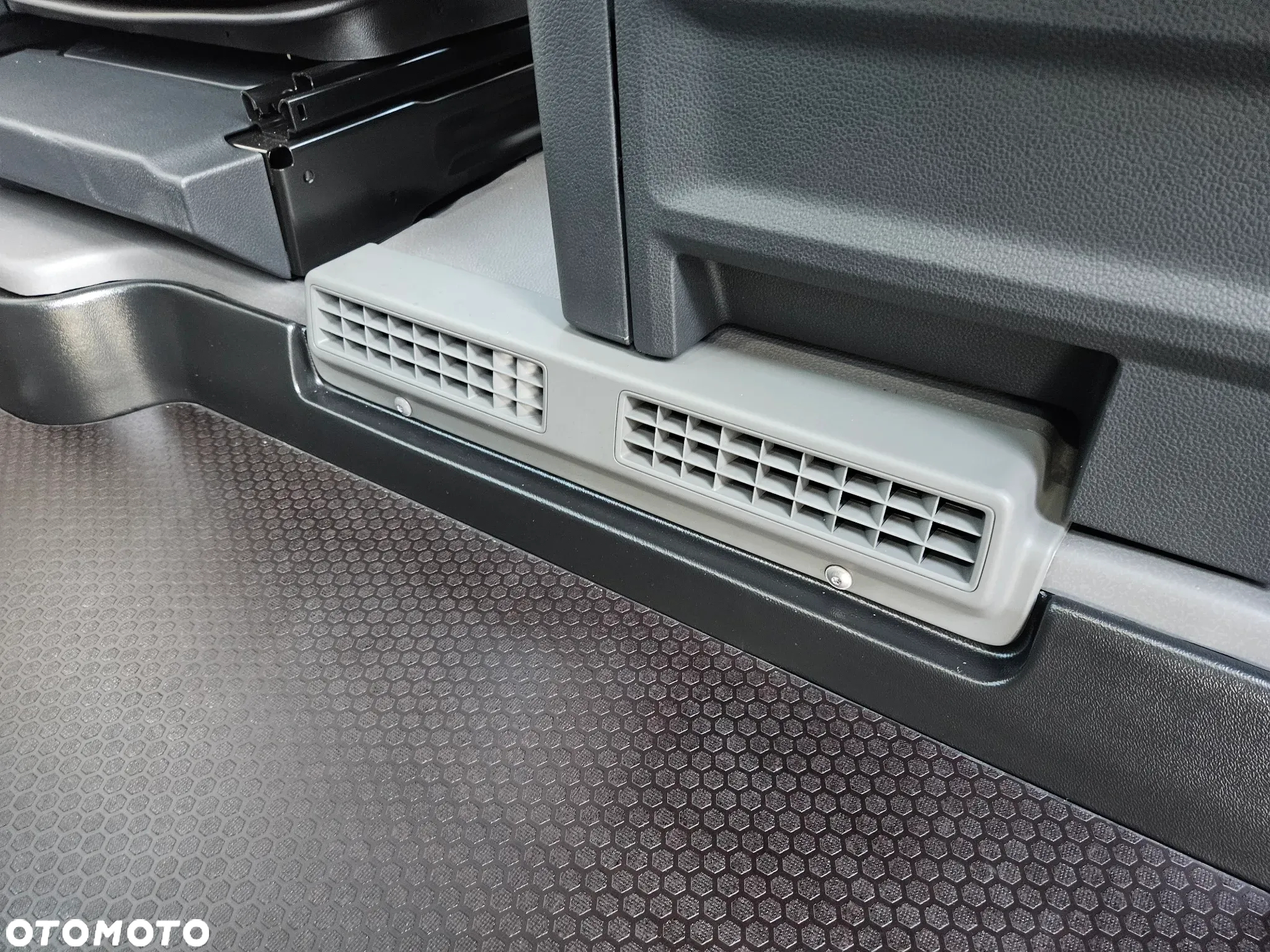 Volkswagen Crafter - 25