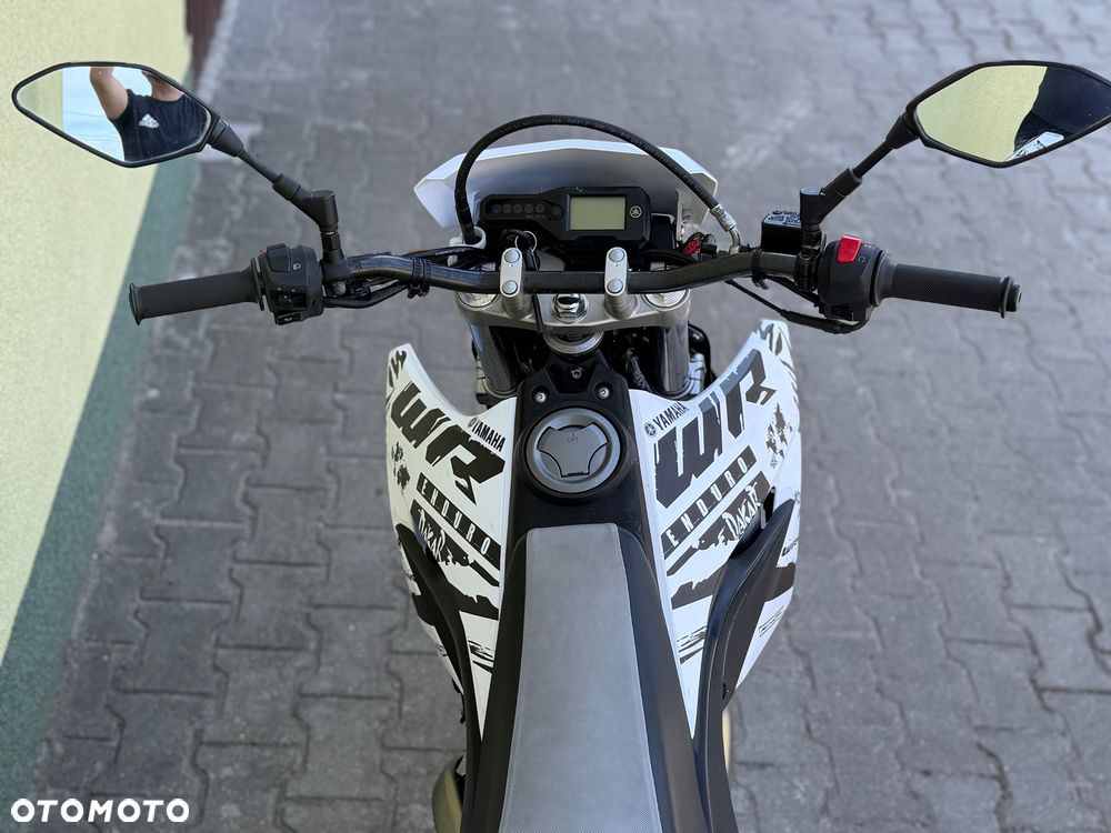 Yamaha WR - 16