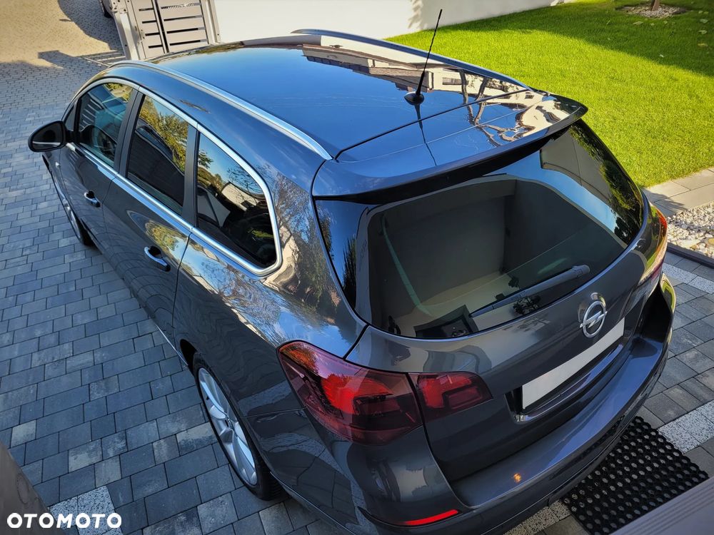 Opel Astra 1.6 Turbo - 12