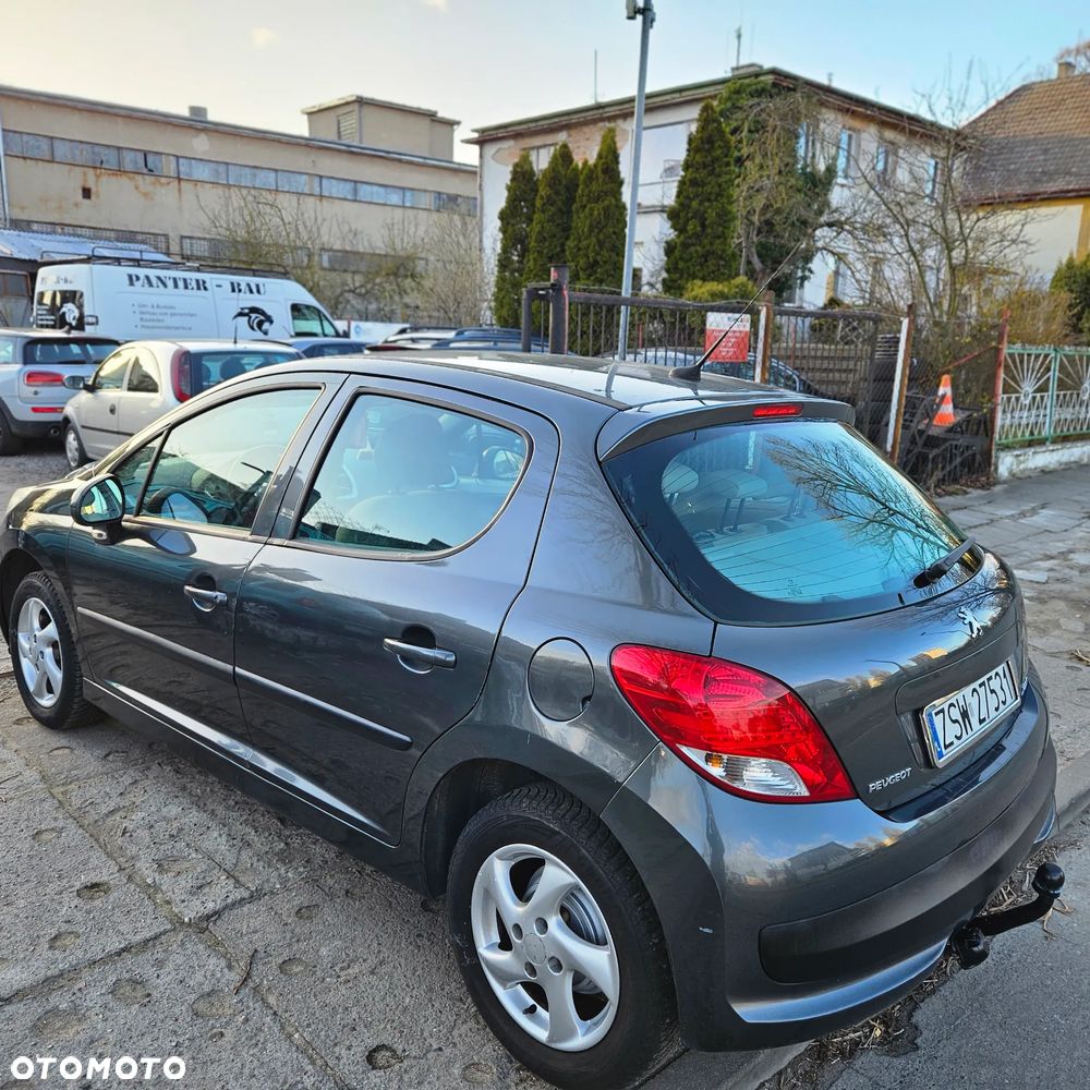 Peugeot 207 1.4 - 9