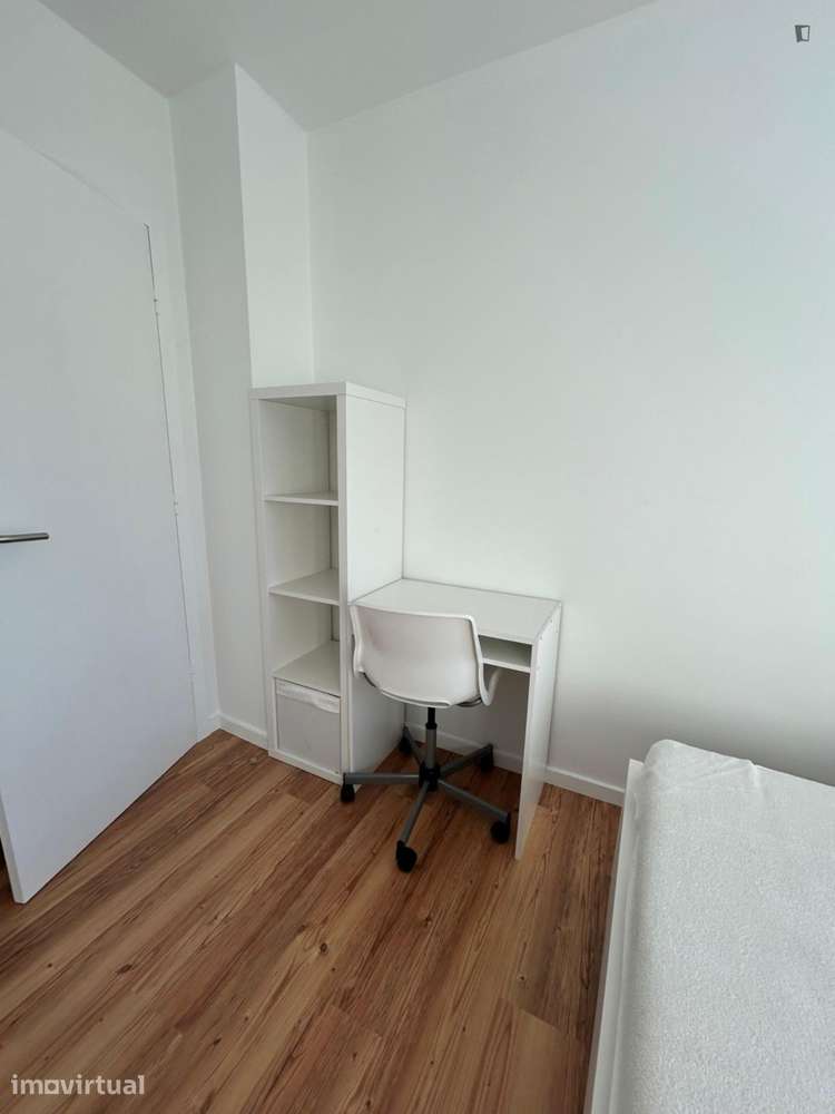 Quarto - localizado em Telheiras Lisbon - Grande imagem: 2/7