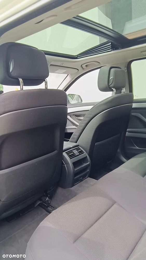 BMW Seria 5 530d xDrive Modern Line - 11
