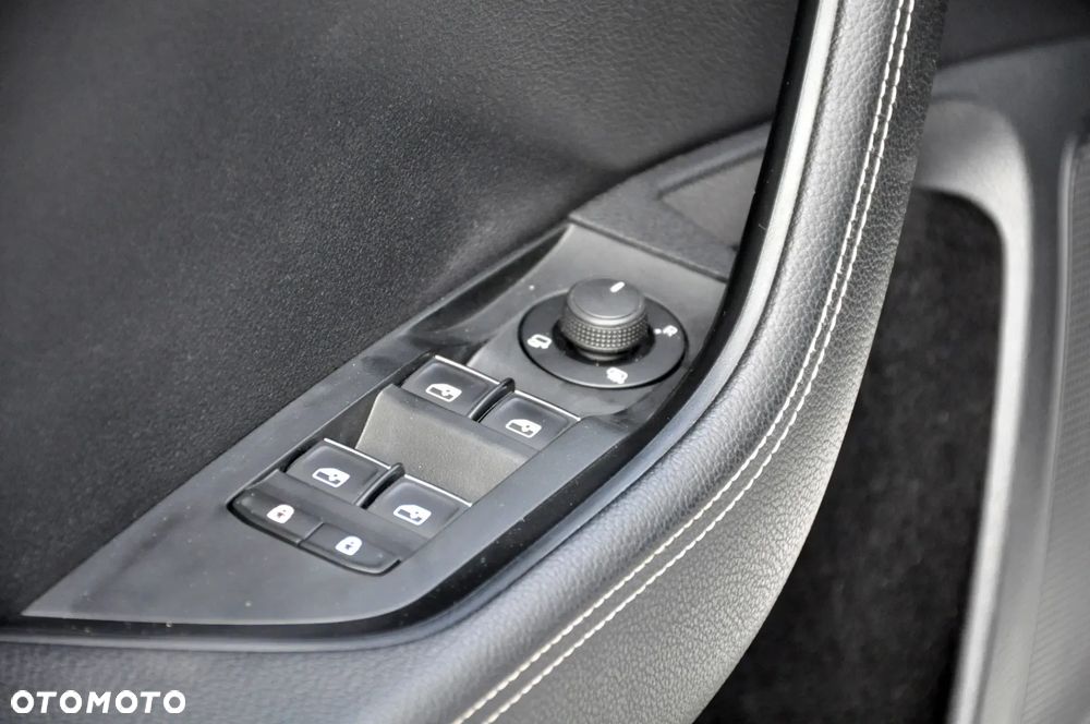 Skoda Superb 2.0 TDI DSG Premium Edition - 32