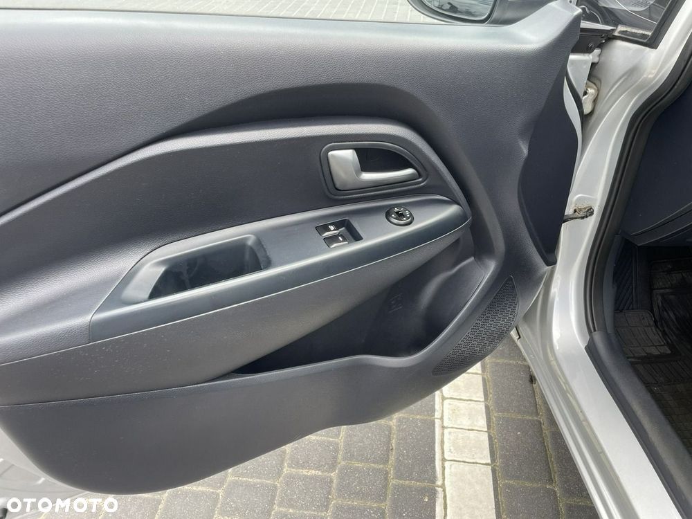 Kia Rio - 10