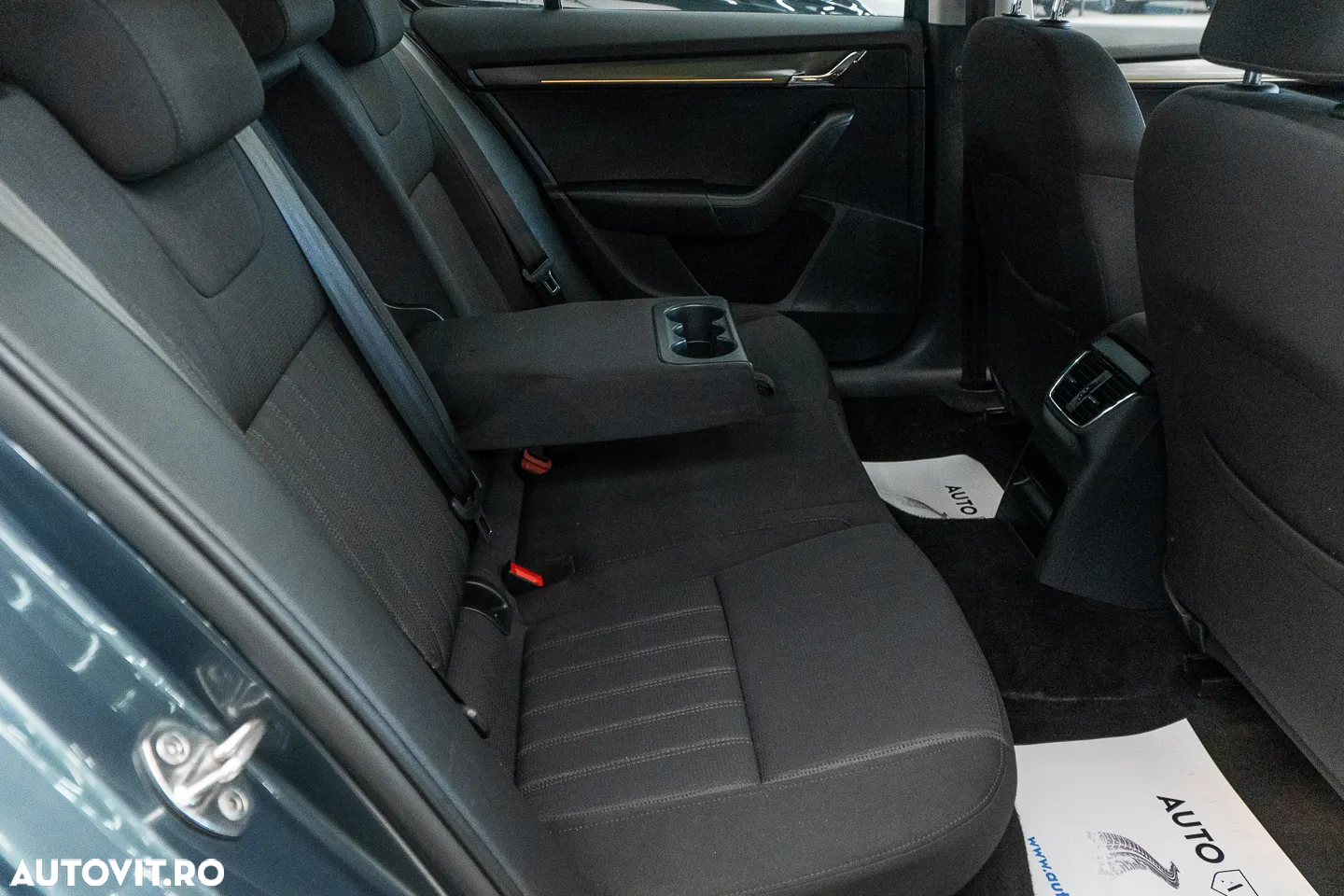 Skoda Octavia 2.0 TDI DSG Style - 8