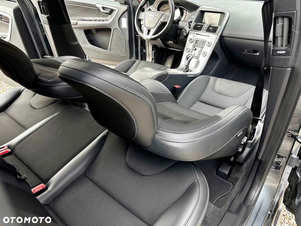 Volvo XC 60 D4 Momentum - 20