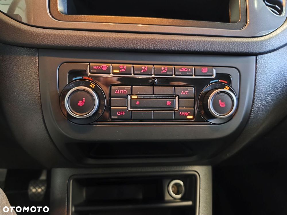 Volkswagen Tiguan 2.0 TDI DPF BlueMotion Technology Trend & Fun - 12