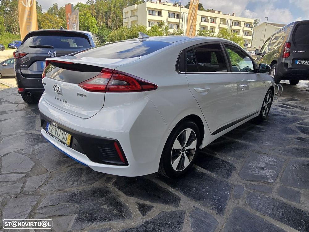 Hyundai Ioniq - 6
