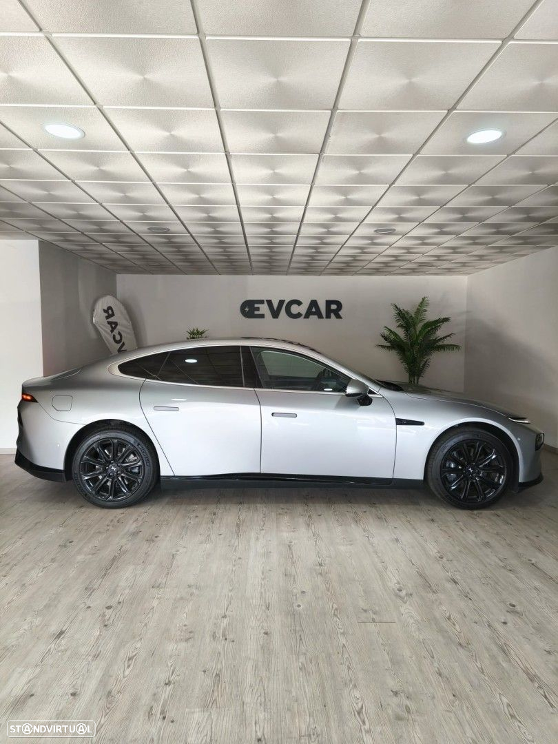 Xpeng P7i 86.2 kWh Long Range - 13