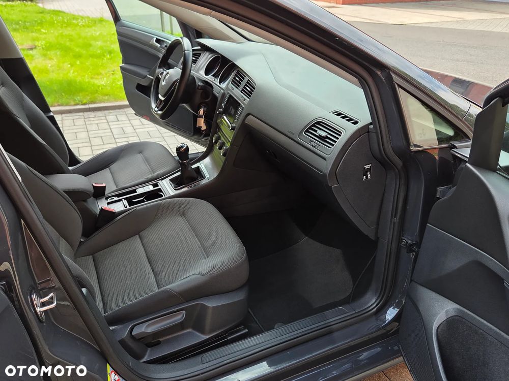 Volkswagen Golf 1.6 TDI BlueMotion Technology Cup - 17