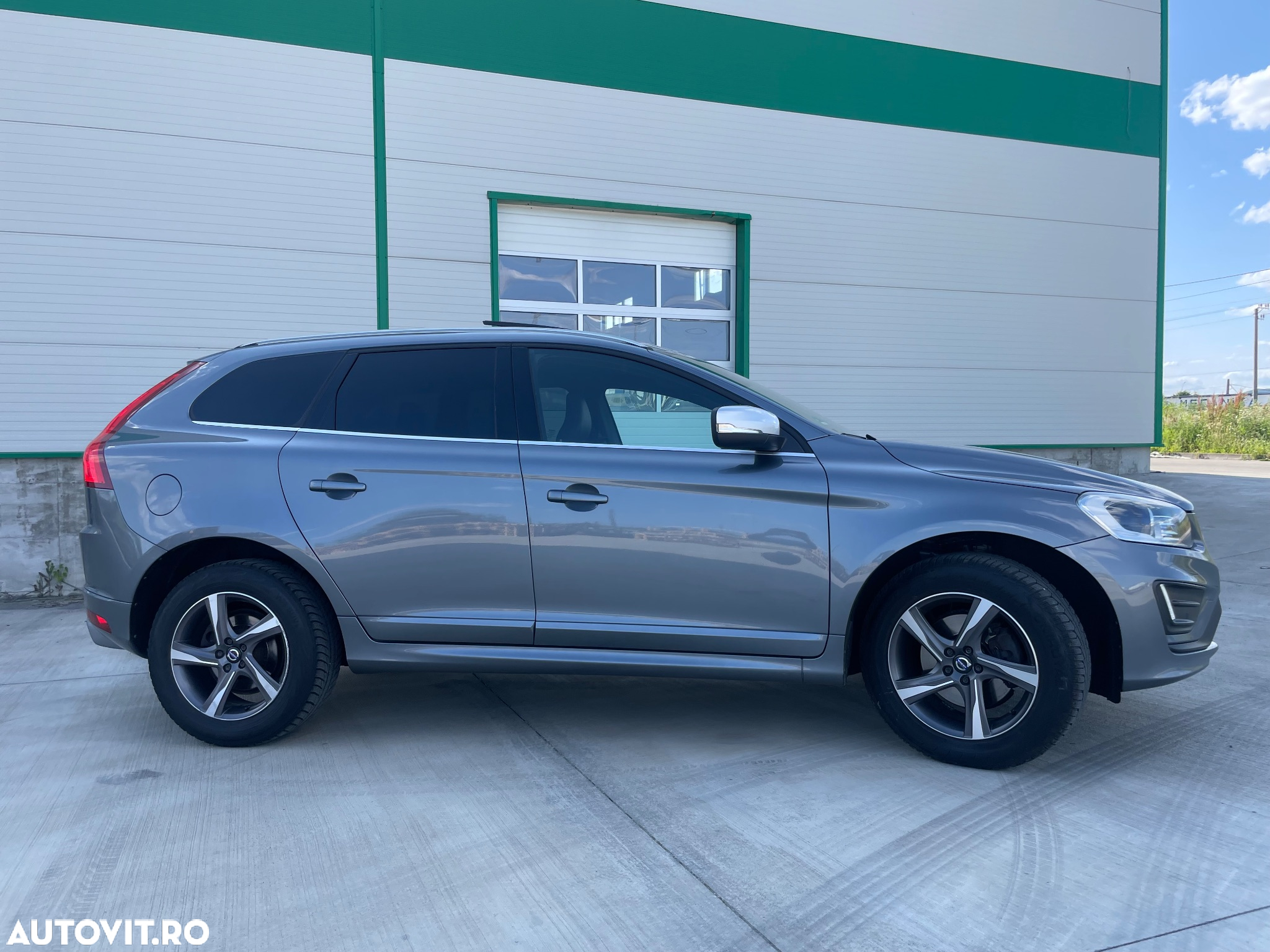 Volvo XC 60 D4 AWD R-Design - 29