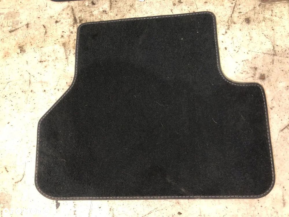 DYWANIKI WELUROWE AUDI A4 B9 AVANT ORYGINALNE - 7