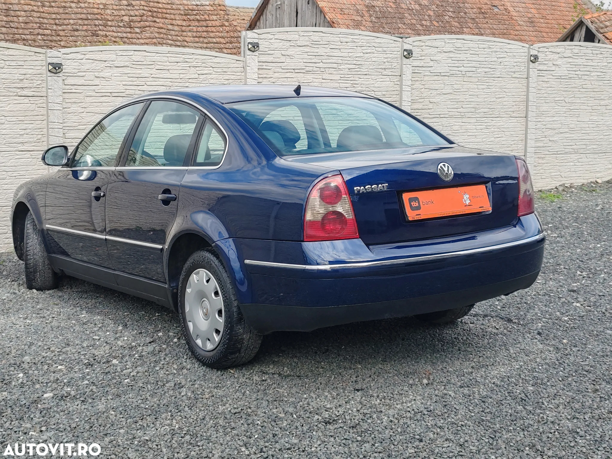 Volkswagen Passat - 4