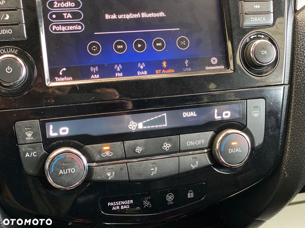 Nissan Qashqai 1.3 DIG-T TEKNA - 26