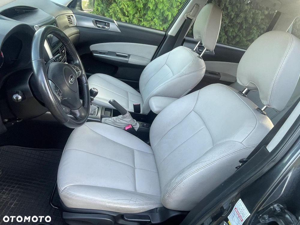 Subaru Forester 2.0D Active - 10