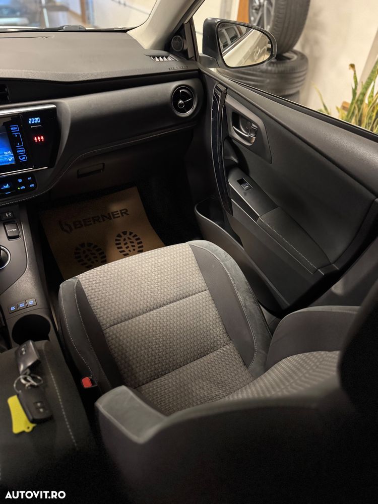 Toyota Auris ver-1-8-vvt--i-automatik-style-selection - 13