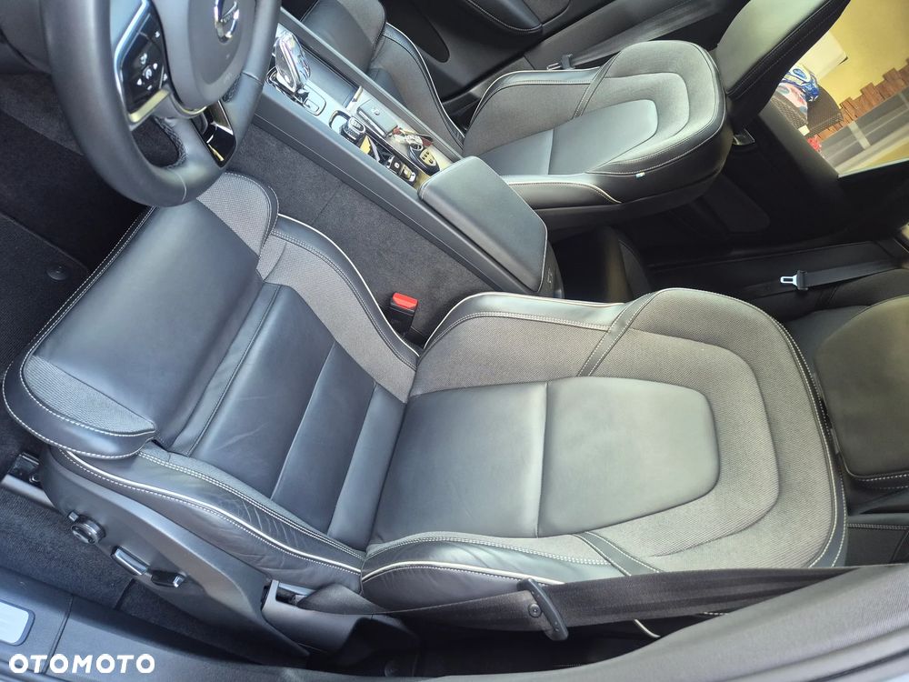 Volvo XC 60 B4 D AWD Plus Dark - 12